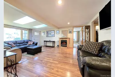 3 Broadway, Ronkonkoma, NY 11779 - Photo 5