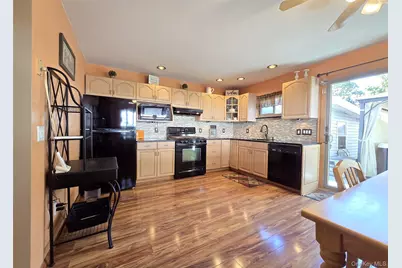 3 Broadway, Ronkonkoma, NY 11779 - Photo 3