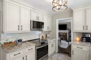 6 Stratton Ln, Stony Brook, NY 11790 - Photo 11