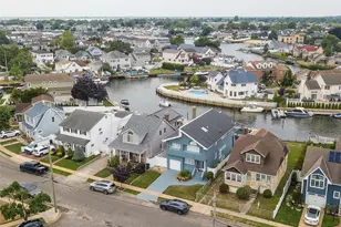 2590 Riverside Dr, Wantagh, NY 11793 - Photo 3