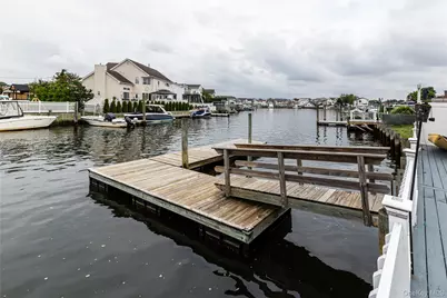 2590 Riverside Drive, Wantagh, NY 11793 - Photo 25