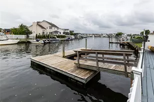 2590 Riverside Dr, Wantagh, NY 11793 - Photo 25