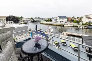 2590 Riverside Dr, Wantagh, NY 11793 - Photo 21