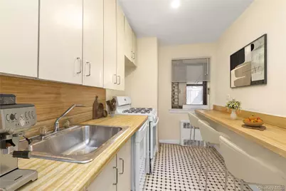 102-55 67 Road #3V, Forest Hills, NY 11375 - Photo 3
