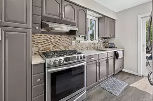76 Surrey Rd, Chester, NY 10918 - Photo 9