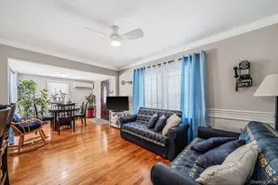 135 Clayton St, Central Islip, NY 11722 - Photo 3