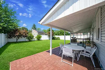 135 Clayton Street, Central Islip, NY 11722 - Photo 21