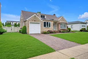 26 Patton Blvd, New Hyde Park, NY 11040 - Photo 23