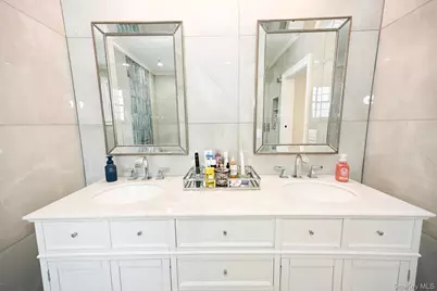 816 Gehrig Avenue, Franklin Square, NY 11010 - Photo 33
