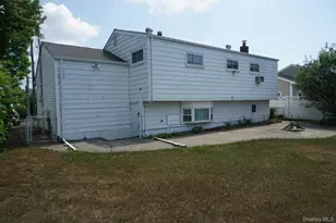 820 N Indiana Ave, Lindenhurst, NY 11757 - Photo 3