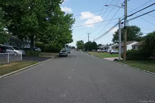 820 N Indiana Ave, Lindenhurst, NY 11757 - Photo 19