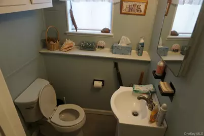 820 N Indiana Avenue, Lindenhurst, NY 11757 - Photo 11