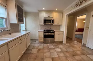 51 Coakley Ave, Harrison, NY 10528 - Photo 3