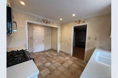 51 Coakley Avenue, Harrison, NY 10528 - Photo 5