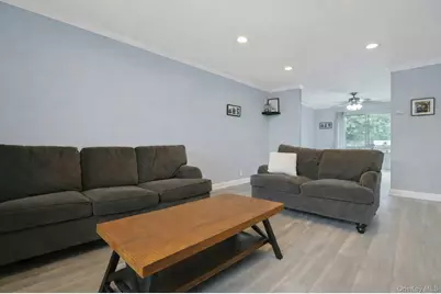 121 Coachlight Square, Montrose, NY 10548 - Photo 3