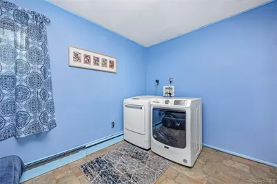 2 Glow Lane, Hicksville, NY 11801 - Photo 23