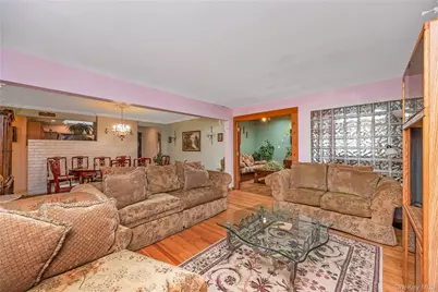 2 Glow Lane, Hicksville, NY 11801 - Photo 11