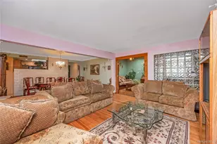 2 Glow Ln, Hicksville, NY 11801 - Photo 11