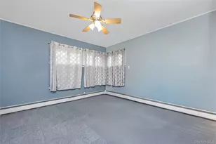 2 Glow Ln, Hicksville, NY 11801 - Photo 25