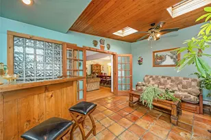2 Glow Ln, Hicksville, NY 11801 - Photo 7
