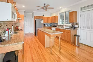 43 Regency Dr, Poughkeepsie, NY 12603 - Photo 3