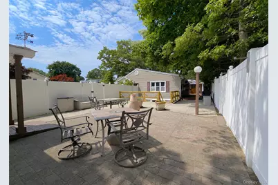 241 Terry Boulevard, Holbrook, NY 11741 - Photo 23