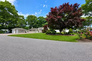 241 Terry Blvd, Holbrook, NY 11741 - Photo 3