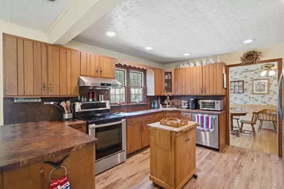 112 Lawrence Avenue, Smithtown, NY 11787 - Photo 5