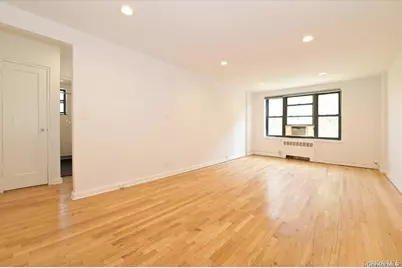1 Maple Drive #2-J, Great Neck, NY 11021 - Photo 9