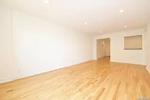 1 Maple Dr, Great Neck, NY 11021 - Photo 11