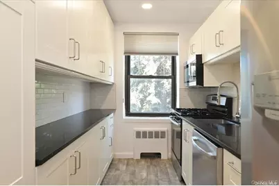 1 Maple Drive #2-J, Great Neck, NY 11021 - Photo 3