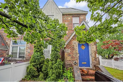 9327 244th Street, Floral Park, NY 11001 - Photo 3