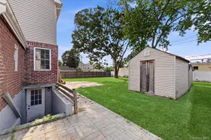 65 Peconic St, Selden, NY 11784 - Photo 27