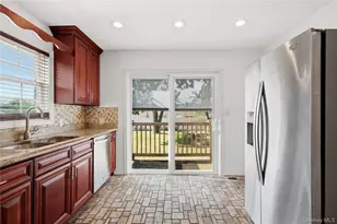 65 Peconic St, Selden, NY 11784 - Photo 7