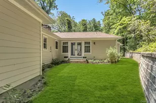 10 Laurel Cove Rd, Oyster Bay, NY 11771 - Photo 31