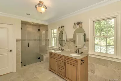 10 Laurel Cove Road, Oyster Bay, NY 11771 - Photo 19