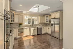 10 Laurel Cove Rd, Oyster Bay, NY 11771 - Photo 13