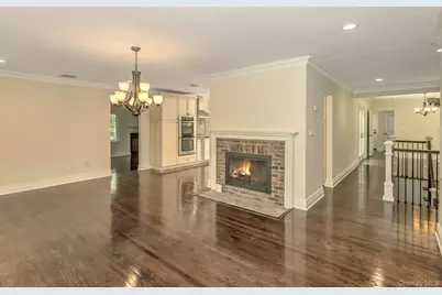 10 Laurel Cove Road, Oyster Bay, NY 11771 - Photo 11