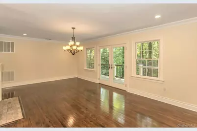 10 Laurel Cove Road, Oyster Bay, NY 11771 - Photo 9