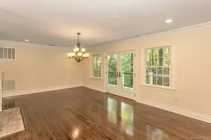 10 Laurel Cove Rd, Oyster Bay, NY 11771 - Photo 9