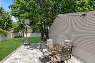 1701 Lexington Ave, Merrick, NY 11566 - Photo 17