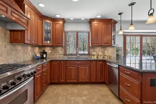 15 Tiber Rd, Oyster Bay, NY 11791 - Photo 9