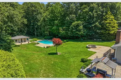 15 Tiber Road, Oyster Bay, NY 11791 - Photo 37