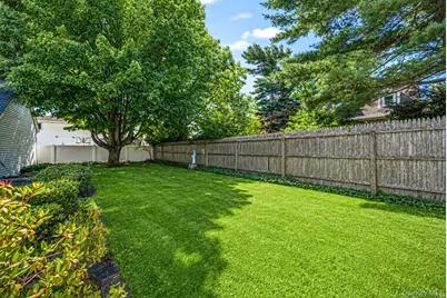 426 N 4th Street, Lindenhurst, NY 11757 - Photo 5