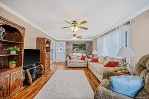 426 N 4th St, Lindenhurst, NY 11757 - Photo 19