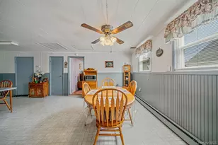 426 N 4th St, Lindenhurst, NY 11757 - Photo 17