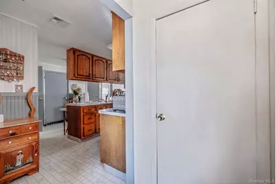 426 N 4th Street, Lindenhurst, NY 11757 - Photo 11