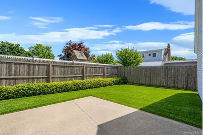 426 N 4th Street, Lindenhurst, NY 11757 - Photo 9