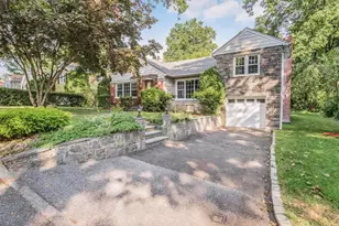 90 Patton Dr, Yonkers, NY 10710 - Photo 3