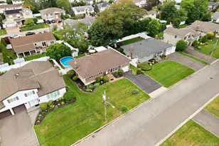 17 Mohawk Pl, Massapequa, NY 11758 - Photo 37